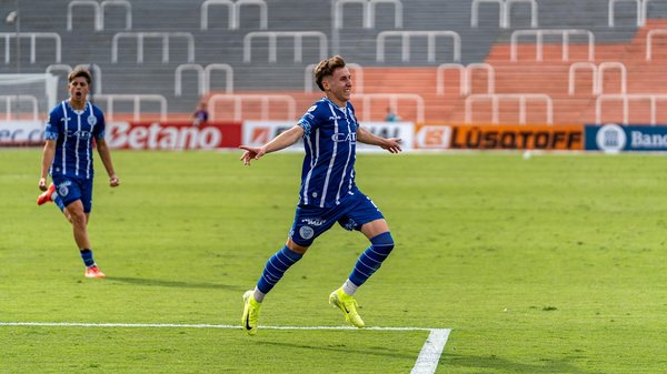 Der perfekte Mix: Vintage-Kleider mit modernen Akzenten für einen frischen Style